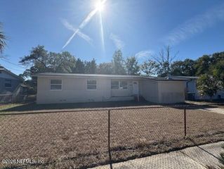 7248 STONEHURST Road N, Jacksonville, FL 32277