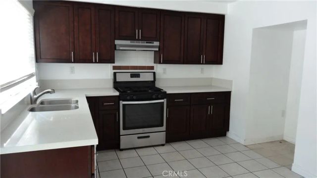 16741 Parthenia 3, Northridge, CA 91343