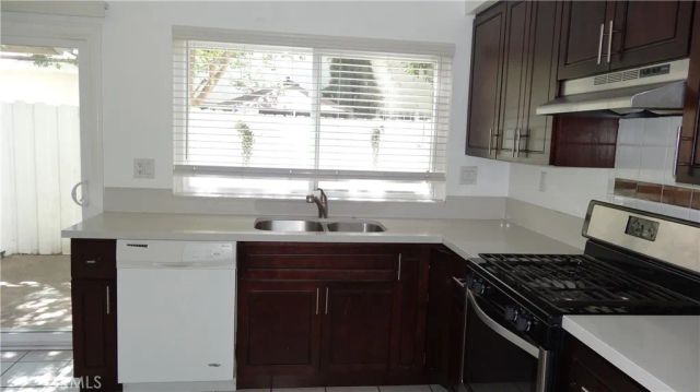 16741 Parthenia 3, Northridge, CA 91343