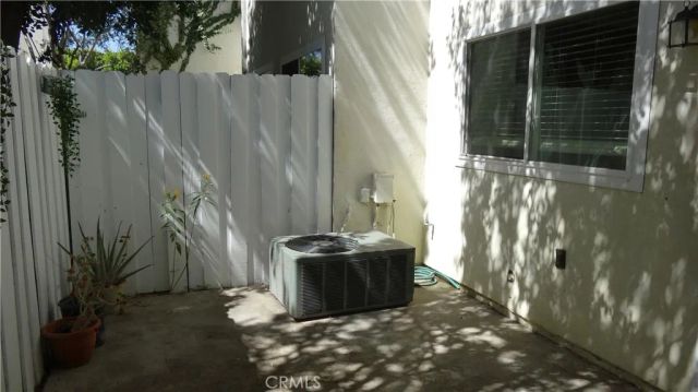 16741 Parthenia 3, Northridge, CA 91343
