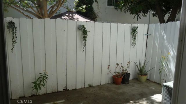 16741 Parthenia 3, Northridge, CA 91343