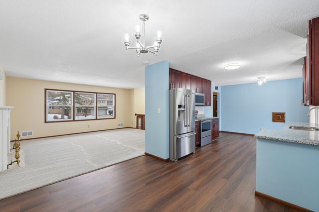 1051 Tiller Lane, Shoreview, MN 55126