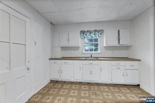 36 Furnace Avenue, Wanaque, NJ 07465