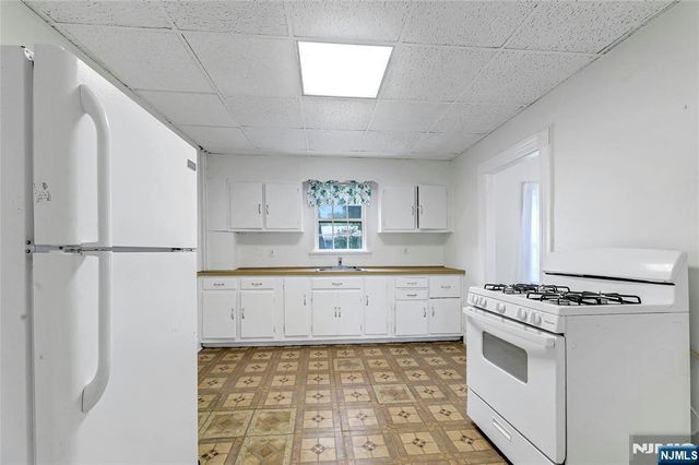 36 Furnace Avenue, Wanaque, NJ 07465