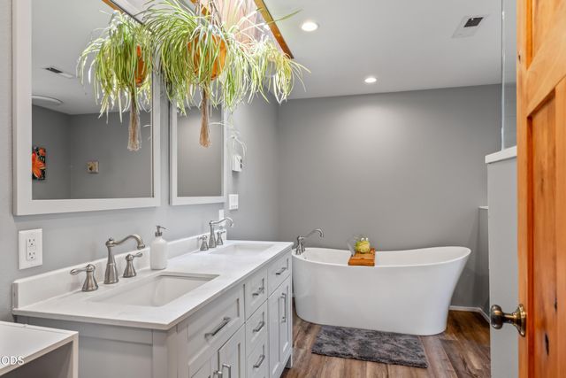 733 NW Saginaw Avenue, Bend, OR 97703
