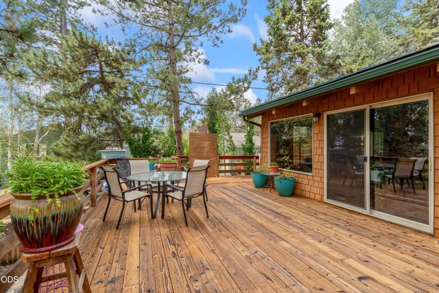 733 NW Saginaw Avenue, Bend, OR 97703