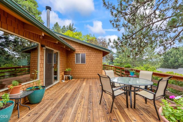 733 NW Saginaw Avenue, Bend, OR 97703