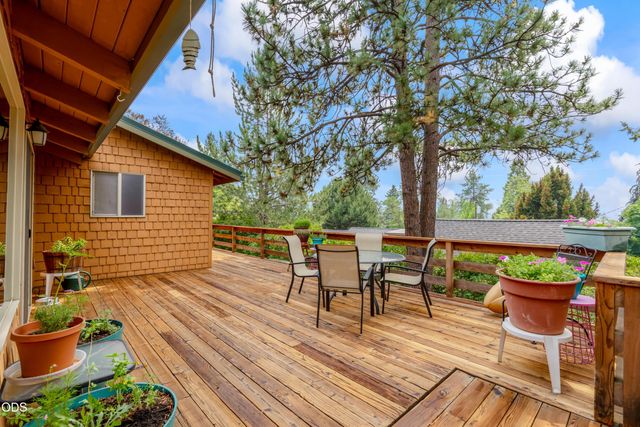 733 NW Saginaw Avenue, Bend, OR 97703