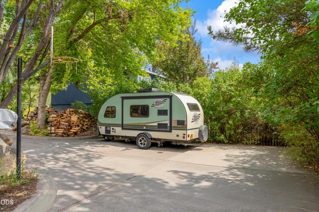 733 NW Saginaw Avenue, Bend, OR 97703