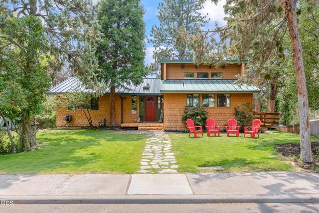 733 NW Saginaw Avenue, Bend, OR 97703