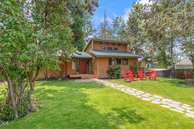 733 NW Saginaw Avenue, Bend, OR 97703
