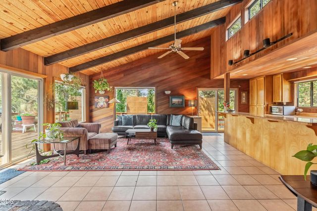 733 NW Saginaw Avenue, Bend, OR 97703