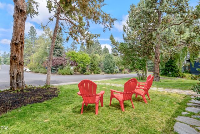 733 NW Saginaw Avenue, Bend, OR 97703