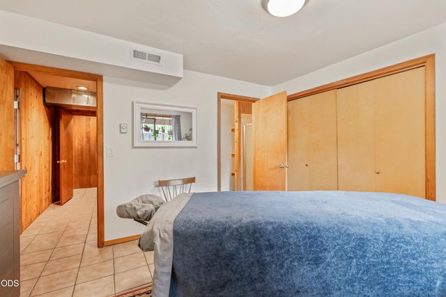 733 NW Saginaw Avenue, Bend, OR 97703