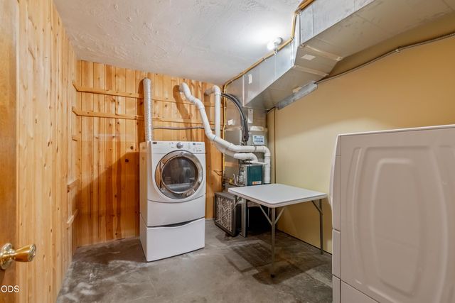 733 NW Saginaw Avenue, Bend, OR 97703