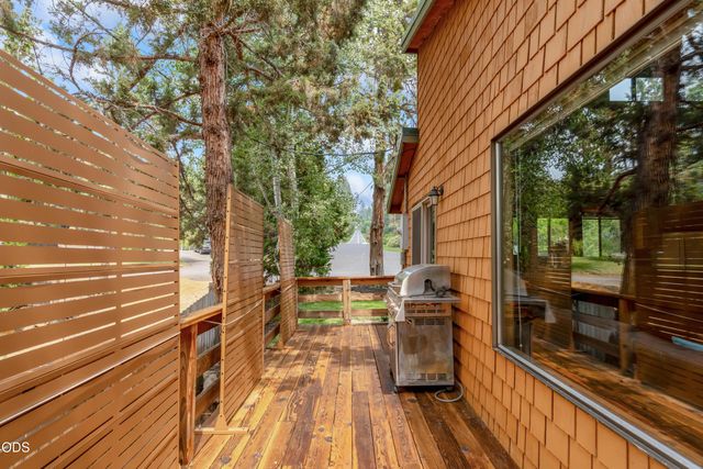 733 NW Saginaw Avenue, Bend, OR 97703