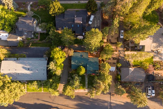 733 NW Saginaw Avenue, Bend, OR 97703