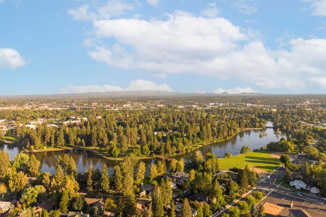 733 NW Saginaw Avenue, Bend, OR 97703