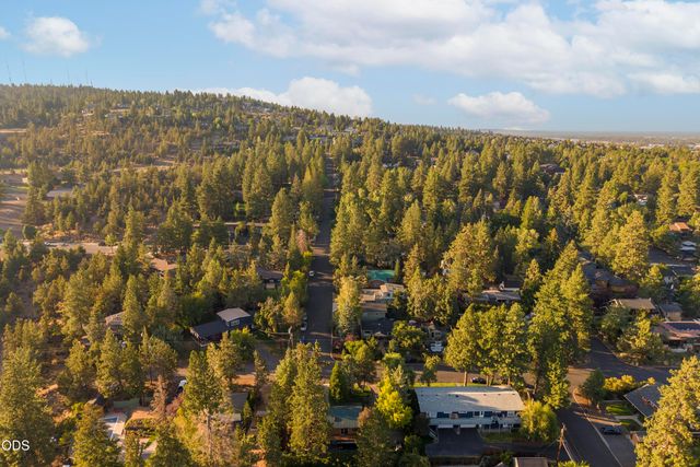 733 NW Saginaw Avenue, Bend, OR 97703