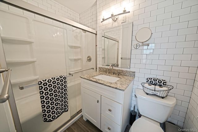 460 Old Town Road 14L, Port Jefferson Station, NY 11776
