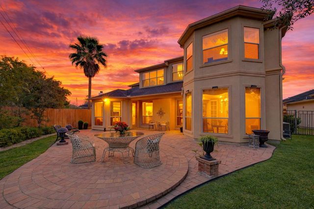 13510 Indigo Lake, Houston, TX 77077