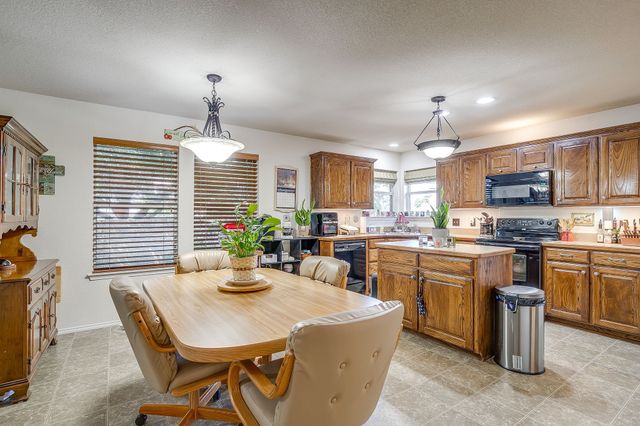 725 Snapper Drive, Burleson, TX 76028