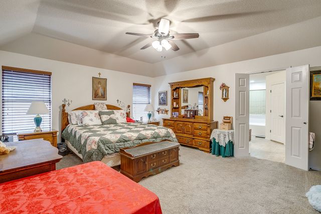 725 Snapper Drive, Burleson, TX 76028