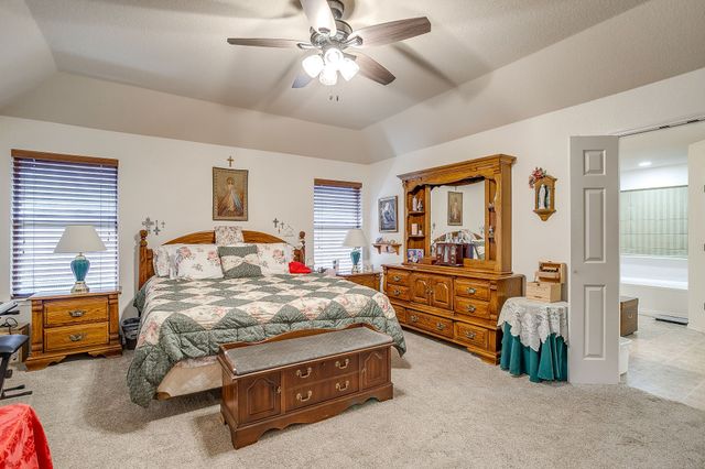 725 Snapper Drive, Burleson, TX 76028