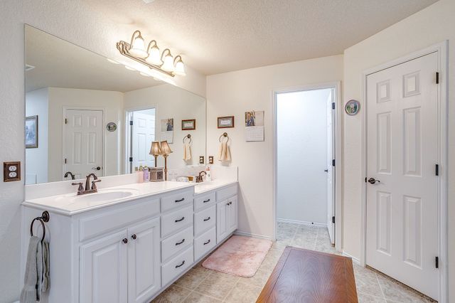 725 Snapper Drive, Burleson, TX 76028