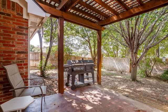 725 Snapper Drive, Burleson, TX 76028