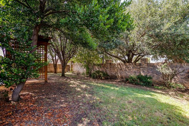 725 Snapper Drive, Burleson, TX 76028