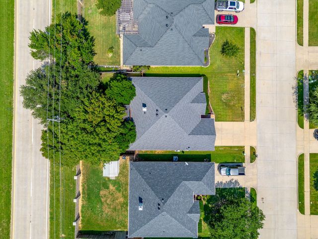 725 Snapper Drive, Burleson, TX 76028