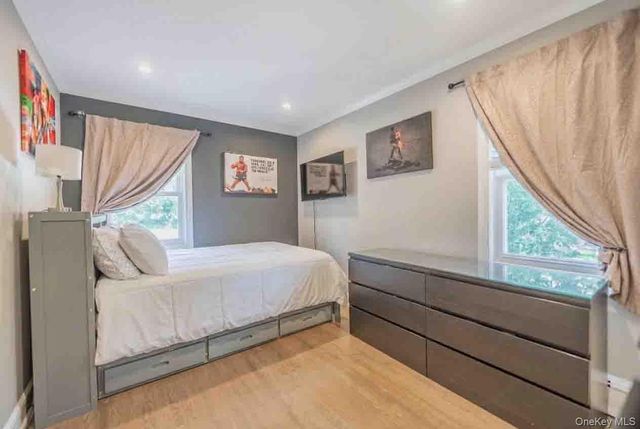 2 Ike Place, Woodmere, NY 11598