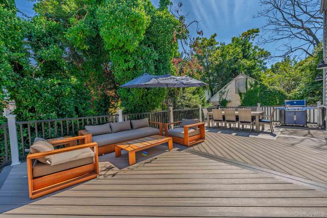 2 Ike Place, Woodmere, NY 11598