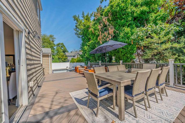2 Ike Place, Woodmere, NY 11598