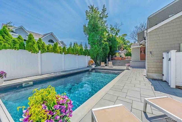 2 Ike Place, Woodmere, NY 11598