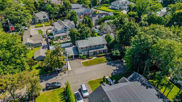 2 Ike Place, Woodmere, NY 11598