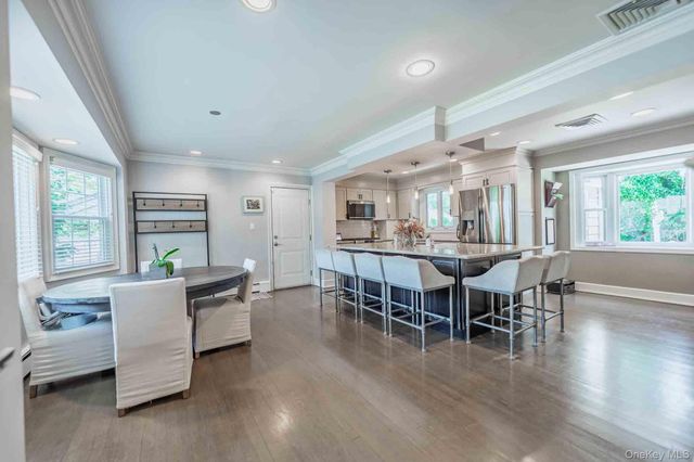 2 Ike Place, Woodmere, NY 11598