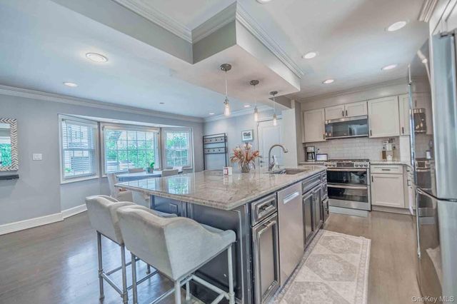 2 Ike Place, Woodmere, NY 11598