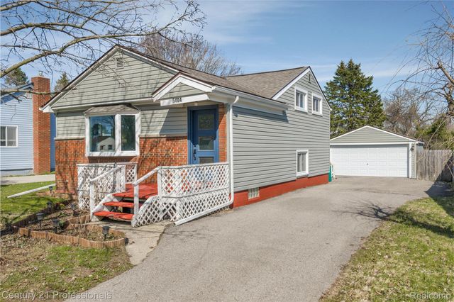 5404 Drayton Road, Independence Charter Township, MI 48346