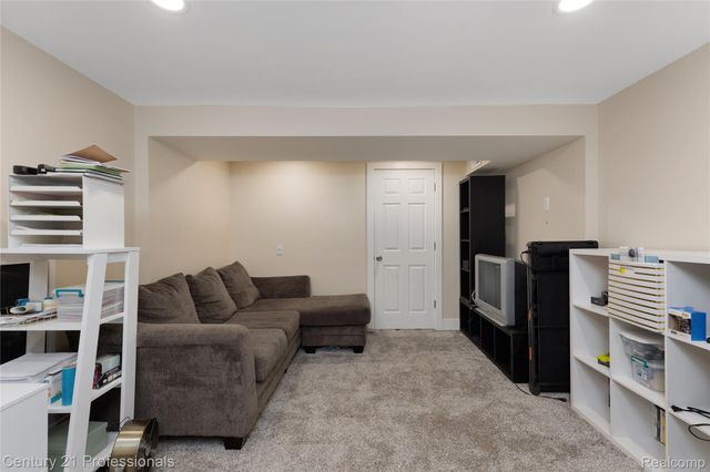 5404 Drayton Road, Independence Charter Township, MI 48346