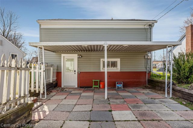 5404 Drayton Road, Independence Charter Township, MI 48346