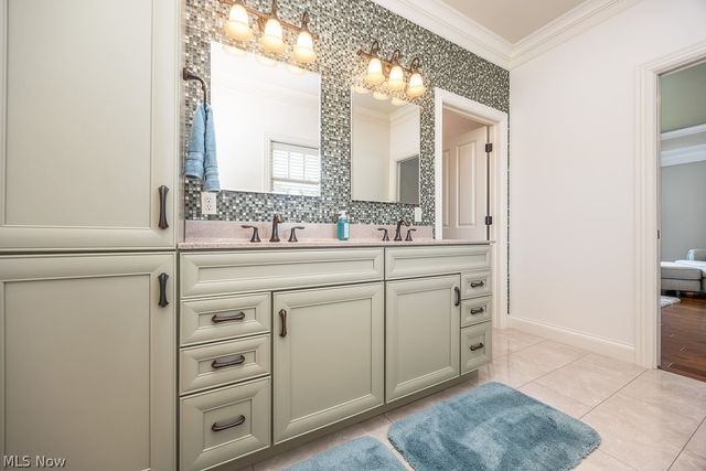 390 Powell Riverfront Road, St Marys, WV 26170