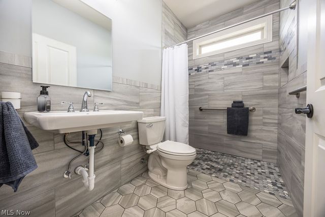 390 Powell Riverfront Road, St Marys, WV 26170