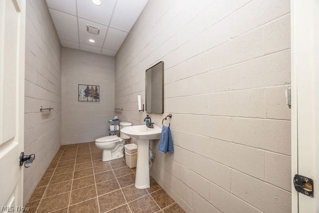 390 Powell Riverfront Road, St Marys, WV 26170