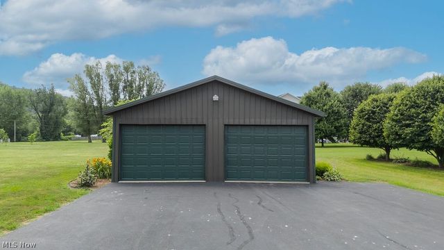 390 Powell Riverfront Road, St Marys, WV 26170