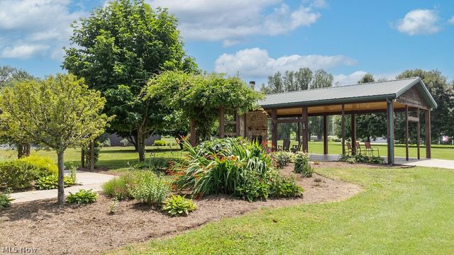 390 Powell Riverfront Road, St Marys, WV 26170