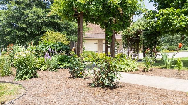 390 Powell Riverfront Road, St Marys, WV 26170