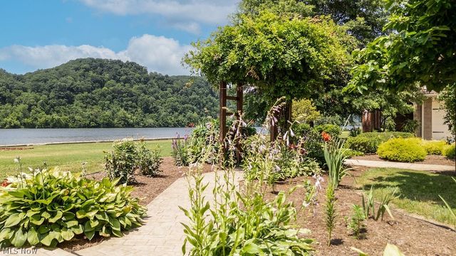 390 Powell Riverfront Road, St Marys, WV 26170