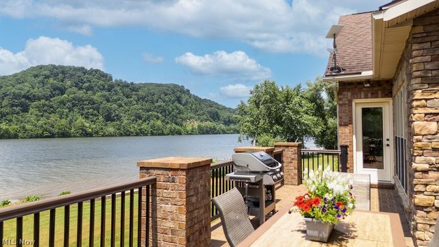 390 Powell Riverfront Road, St Marys, WV 26170